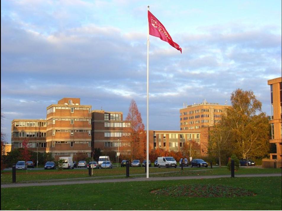 Morden Central Self Contained Flat By Cozynest Reading Eksteriør billede