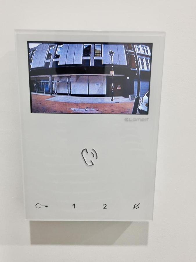 Morden Central Self Contained Flat By Cozynest Reading Eksteriør billede