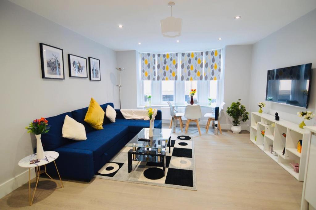 Morden Central Self Contained Flat By Cozynest Reading Eksteriør billede